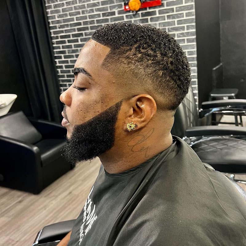 Comment choisir une coiffure pour homme qui convient à la forme de son visage et à son type de cheveux ? Martinique<br>Coiffure pour homme, Martinique<br>Coiffure pour chaque type de cheveux, Martinique